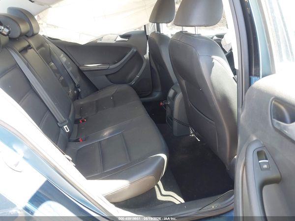 2017 VOLKSWAGEN JETTA 1.8T SEL — I8