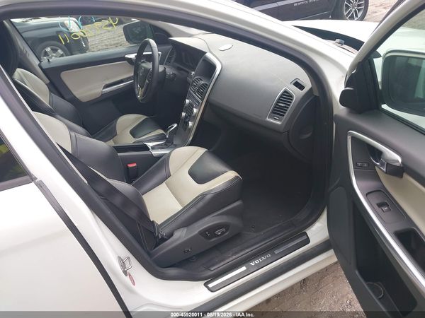 2017 VOLVO XC60 T5