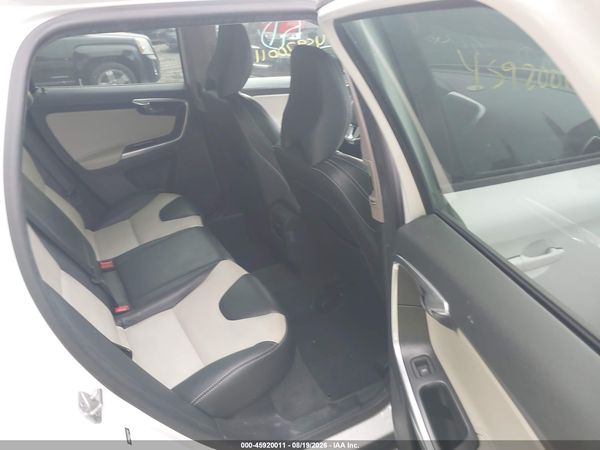 2017 VOLVO XC60 T5