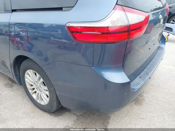 2015 TOYOTA SIENNA XLE/LIMITED