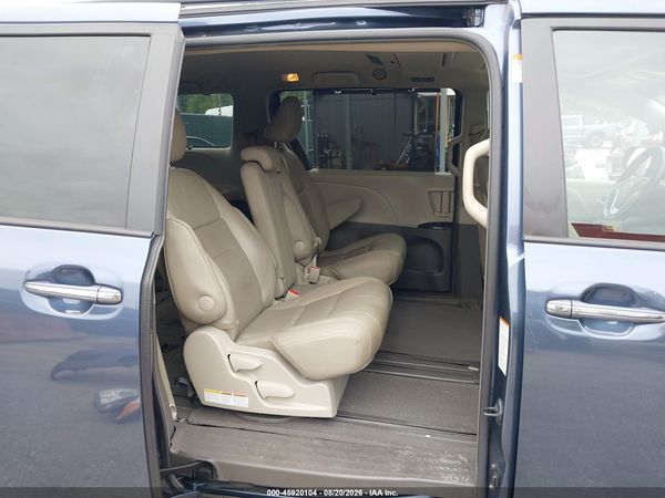 2015 TOYOTA SIENNA XLE/LIMITED