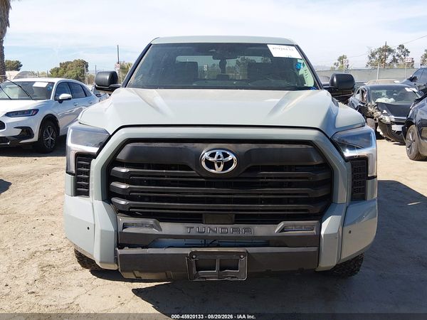 2025 TOYOTA TUNDRA SR5