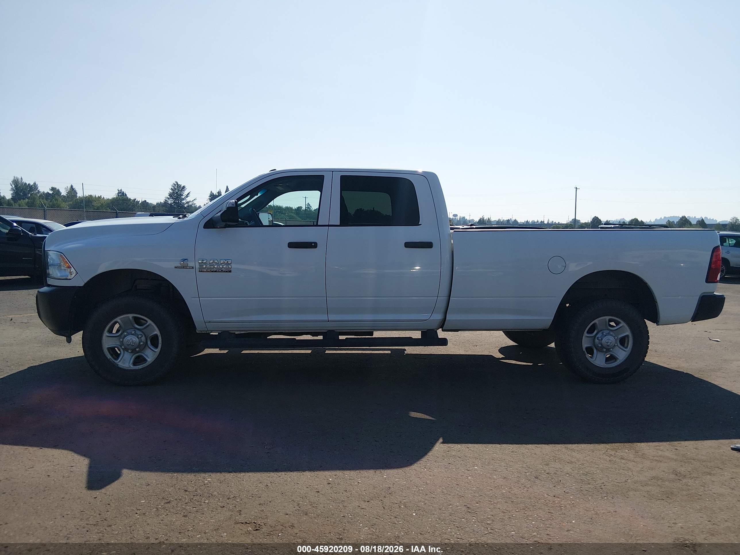 2017 RAM 3500 TRADESMAN  4X4 8' BOX