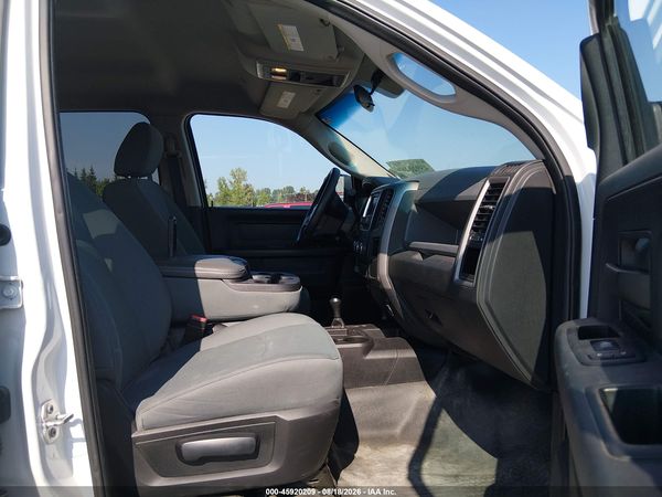 2017 RAM 3500 TRADESMAN  4X4 8' BOX