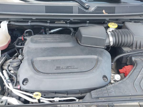 2023 CHRYSLER PACIFICA TOURING L — I10