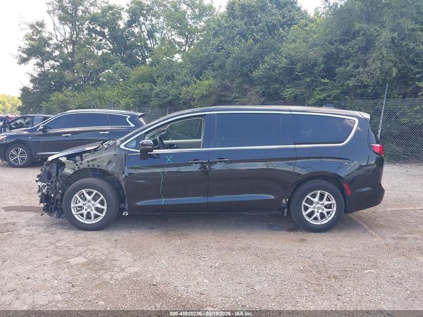 2023 CHRYSLER PACIFICA TOURING L — I117
