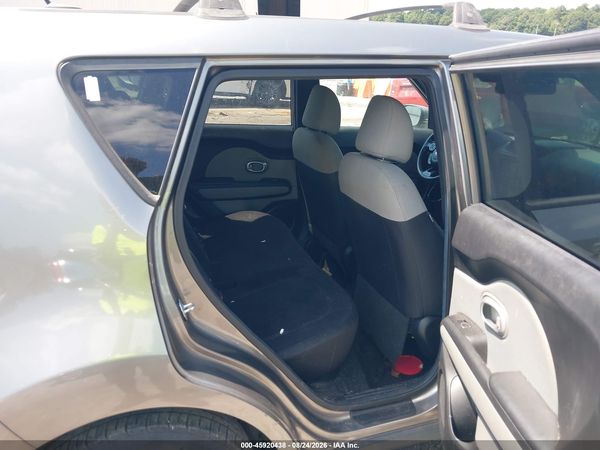 2017 KIA SOUL Base — I8