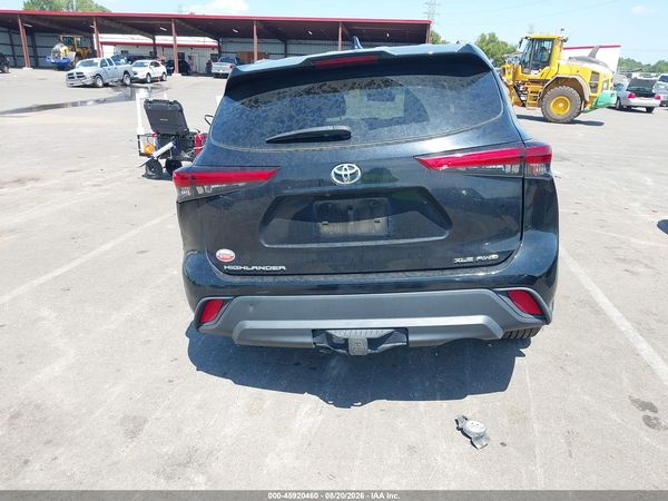 2021 TOYOTA HIGHLANDER XLE