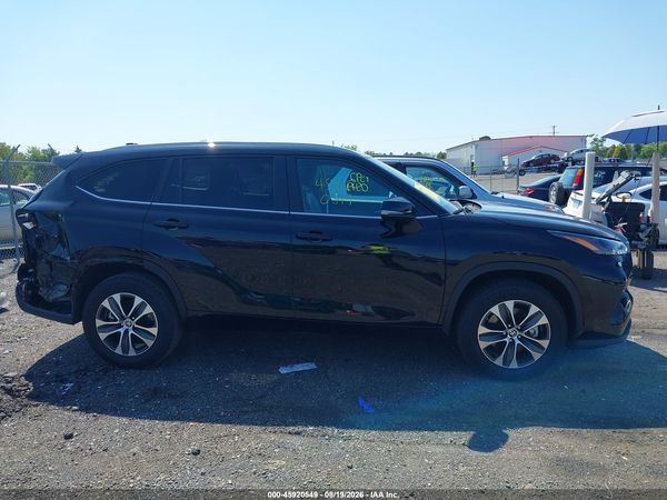 2024 TOYOTA HIGHLANDER XLE
