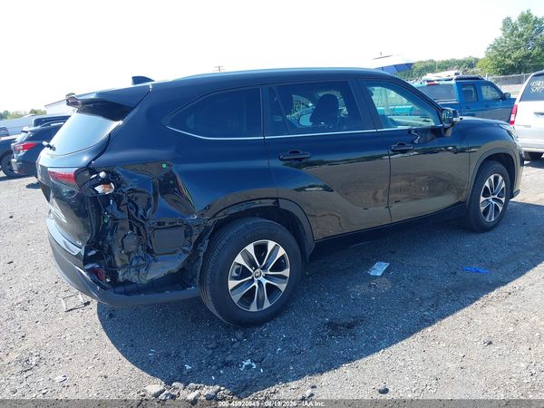 2024 TOYOTA HIGHLANDER XLE