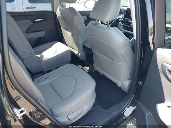 2024 TOYOTA HIGHLANDER XLE
