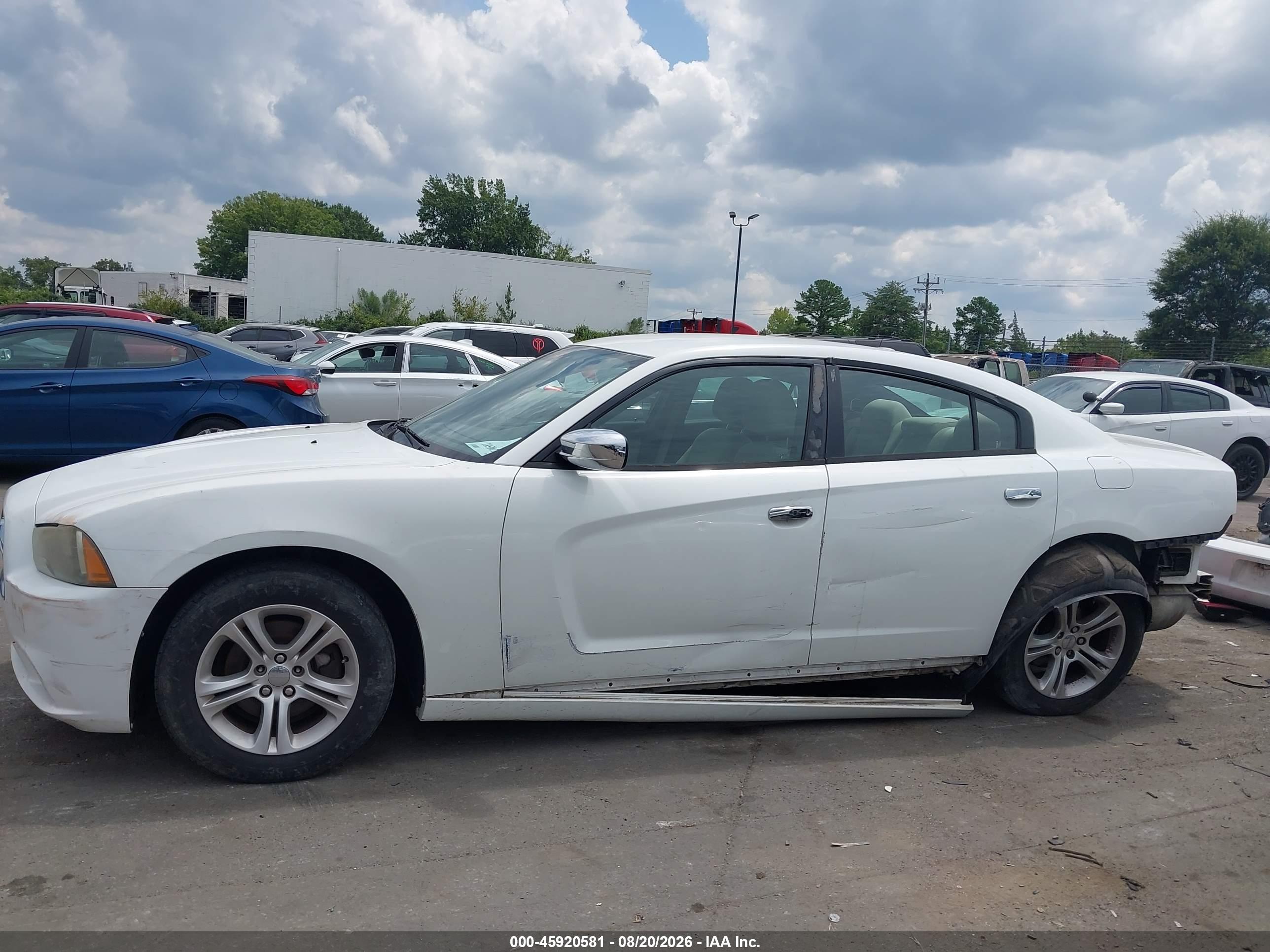 2012 DODGE CHARGER SE