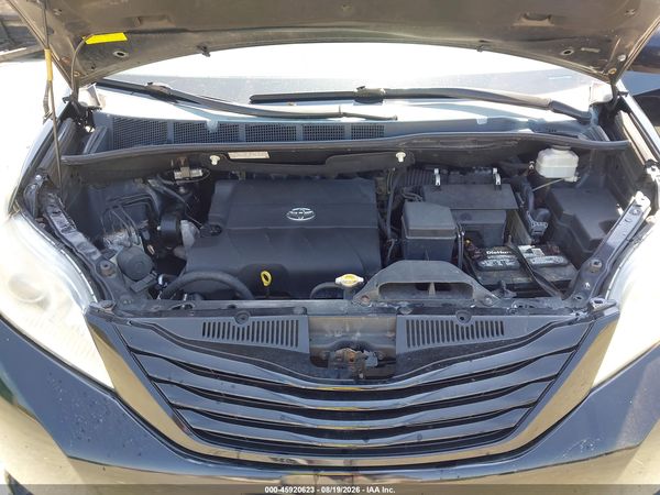 2013 TOYOTA SIENNA LE V6 8 PASSENGER