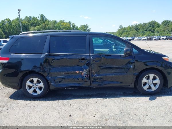 2013 TOYOTA SIENNA LE V6 8 PASSENGER