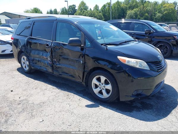 2013 TOYOTA SIENNA LE V6 8 PASSENGER