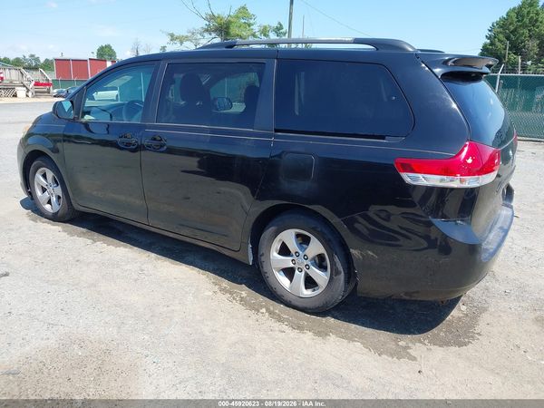 2013 TOYOTA SIENNA LE V6 8 PASSENGER
