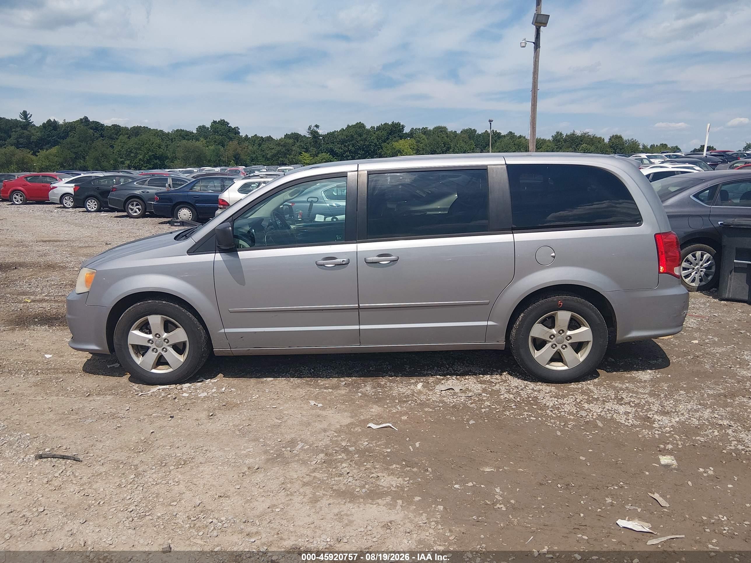 2013 DODGE GRAND CARAVAN SE