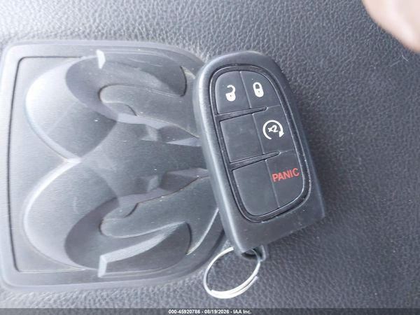 2016 RAM 1500 LARAMIE — I11