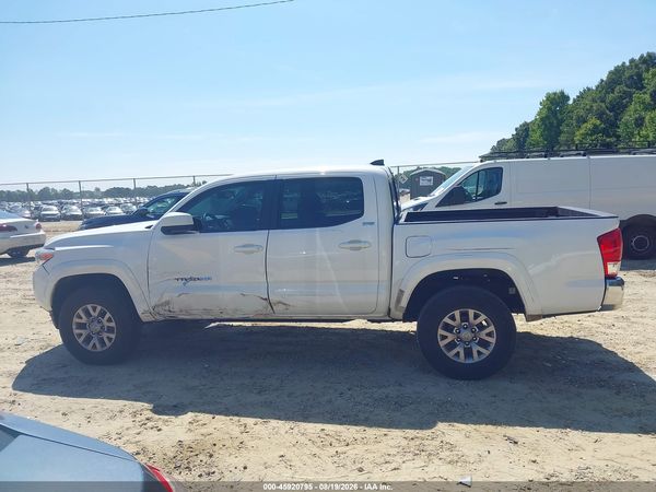 2017 TOYOTA TACOMA SR5 V6