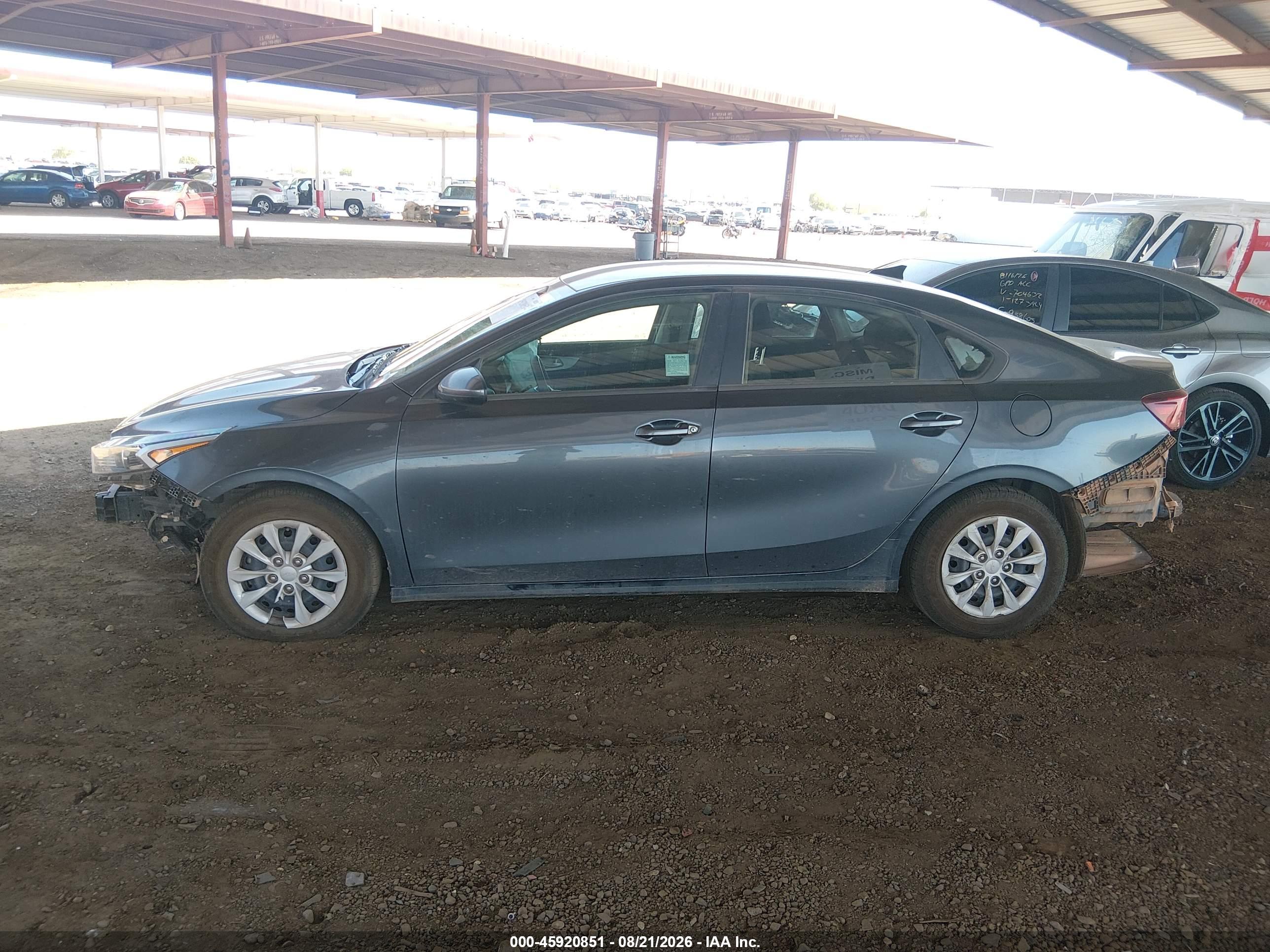 2023 KIA FORTE LX