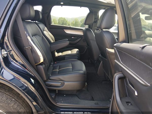 2025 MAZDA CX-90 — I8