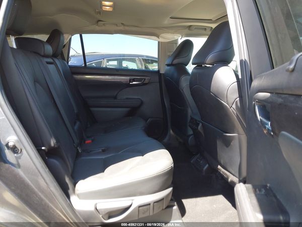 2025 TOYOTA HIGHLANDER LIMITED