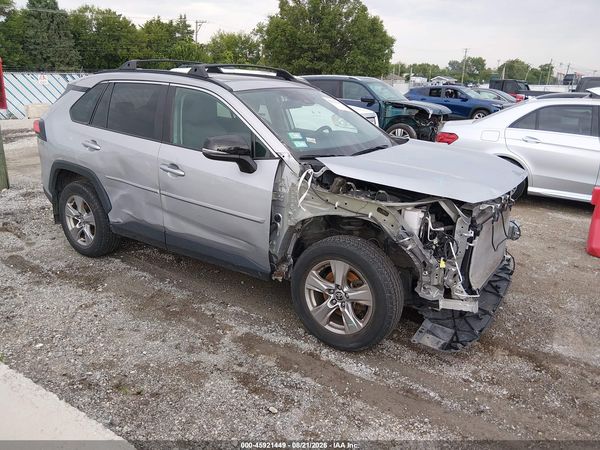 2022 TOYOTA RAV4 XLE — I1