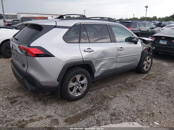 2022 TOYOTA RAV4 XLE — I4