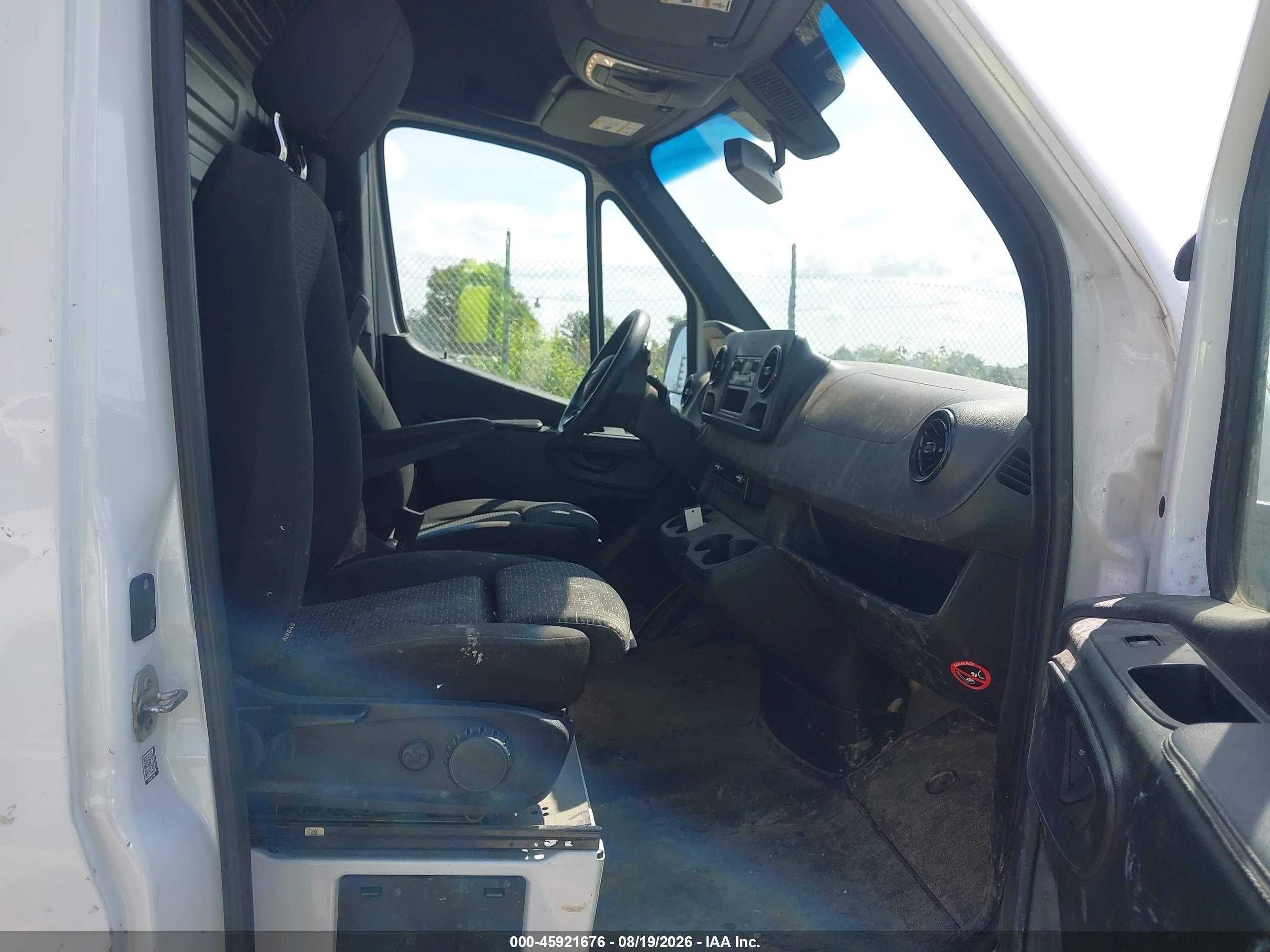 2022 MERCEDES-BENZ SPRINTER 2500 STANDARD ROOF V6