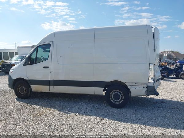 2022 MERCEDES-BENZ SPRINTER 2500 STANDARD ROOF V6