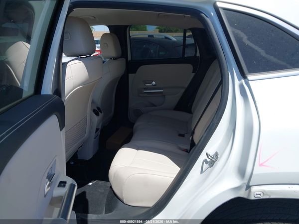 2023 MERCEDES-BENZ GLA 250 GLA250 — I8