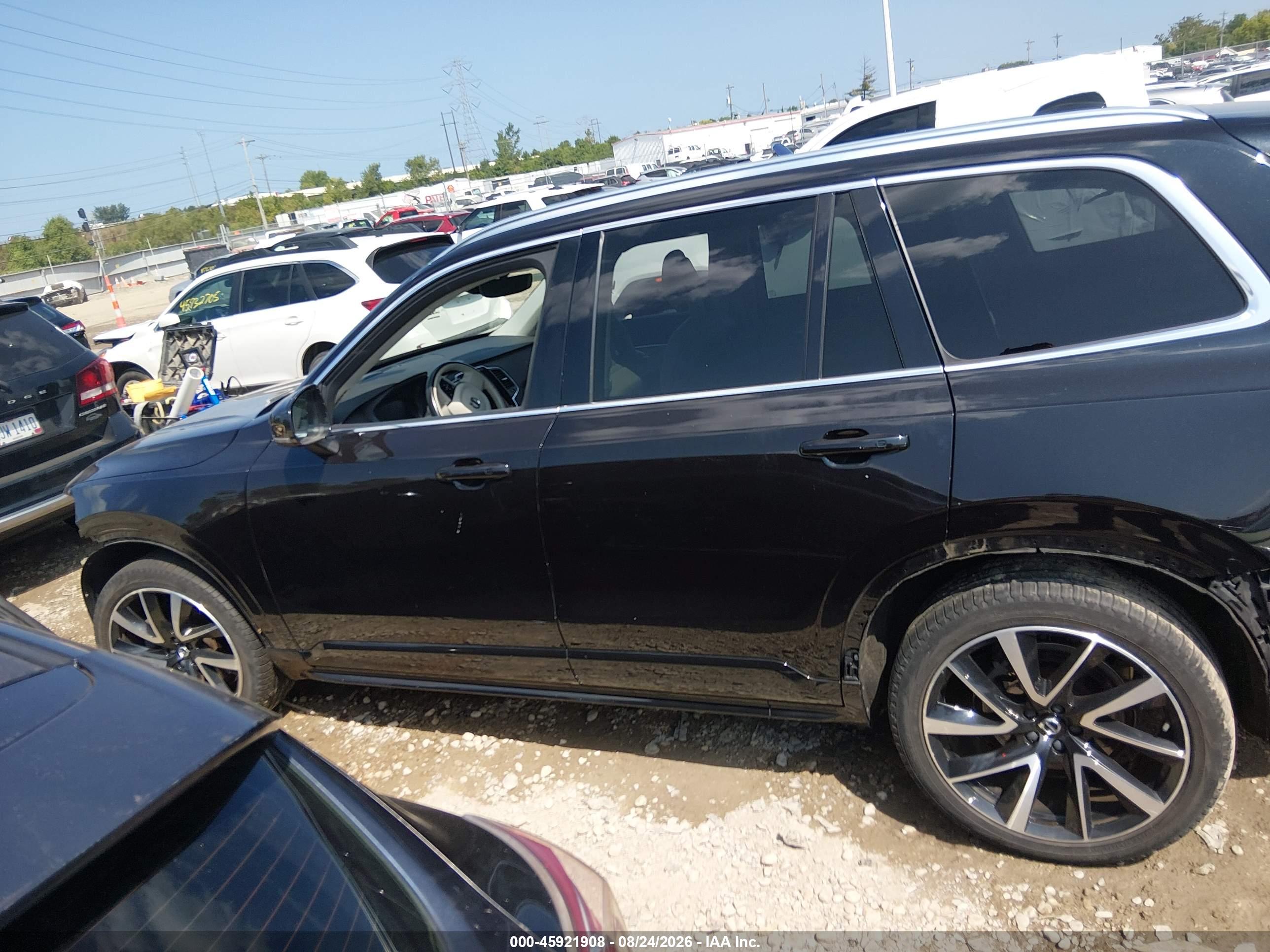 2020 VOLVO XC90 T6 MOMENTUM 6 PASSENGER