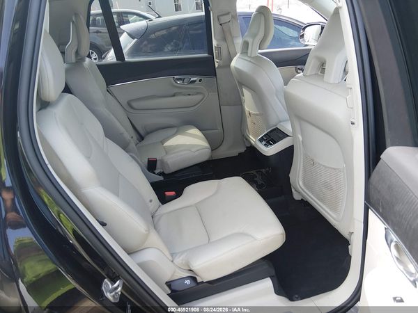 2020 VOLVO XC90 T6 MOMENTUM 6 PASSENGER