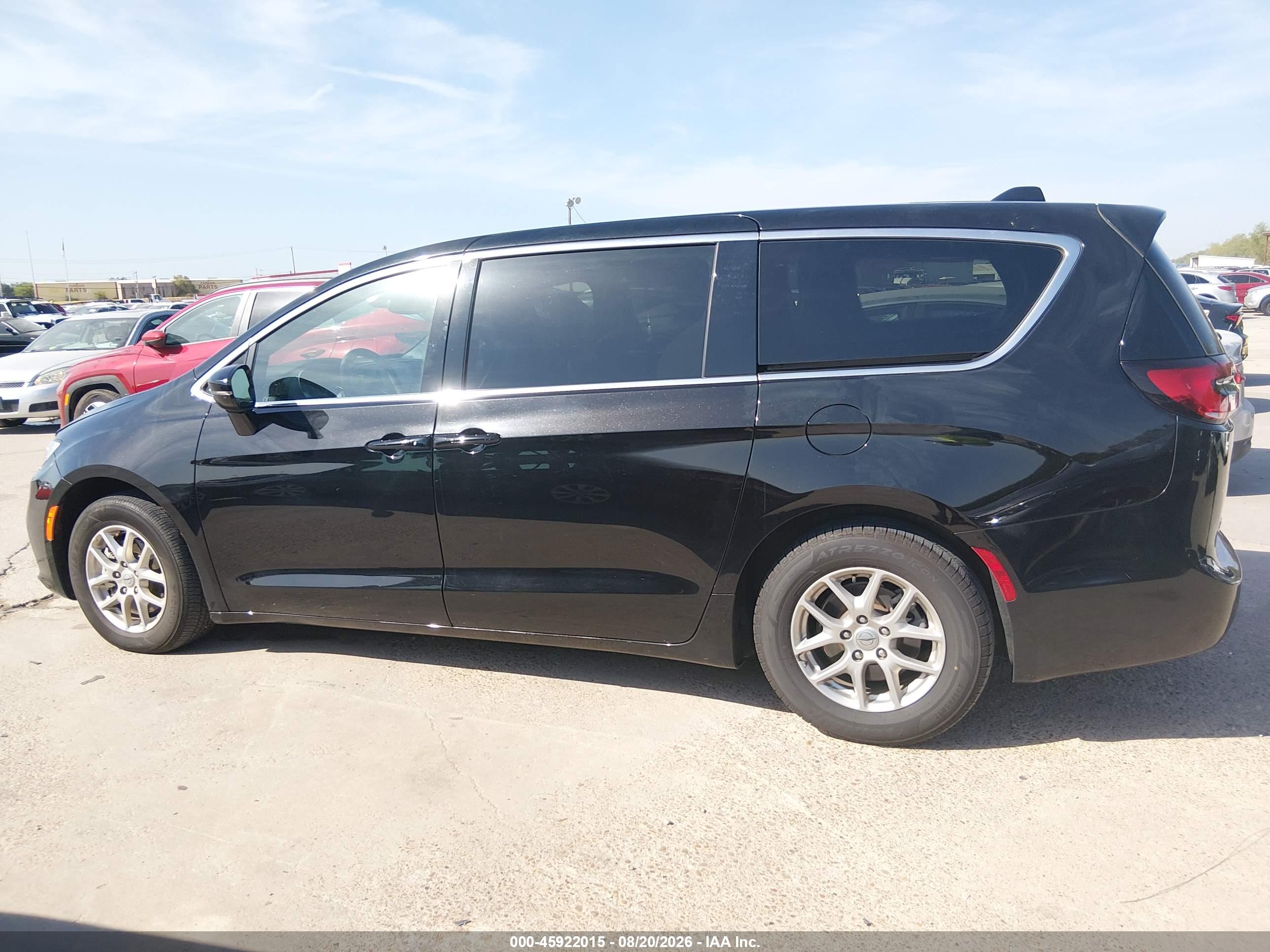 2025 CHRYSLER PACIFICA SELECT