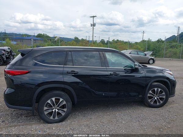 2021 TOYOTA HIGHLANDER HYBRID XLE