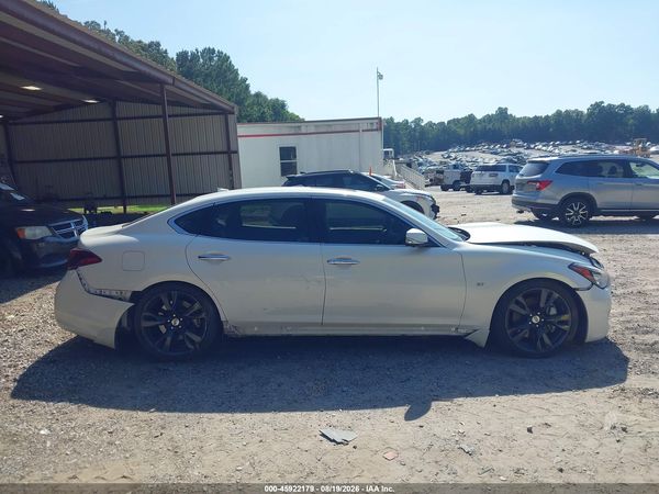 2016 INFINITI Q70L 3.7X