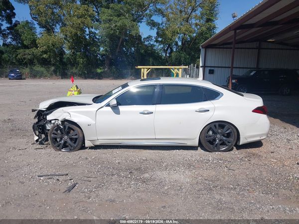 2016 INFINITI Q70L 3.7X