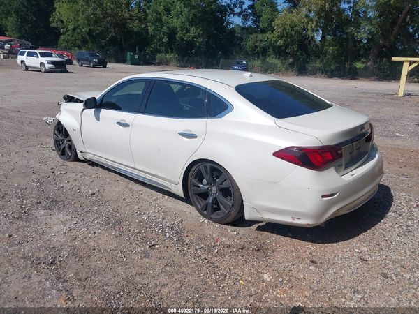 2016 INFINITI Q70L 3.7X
