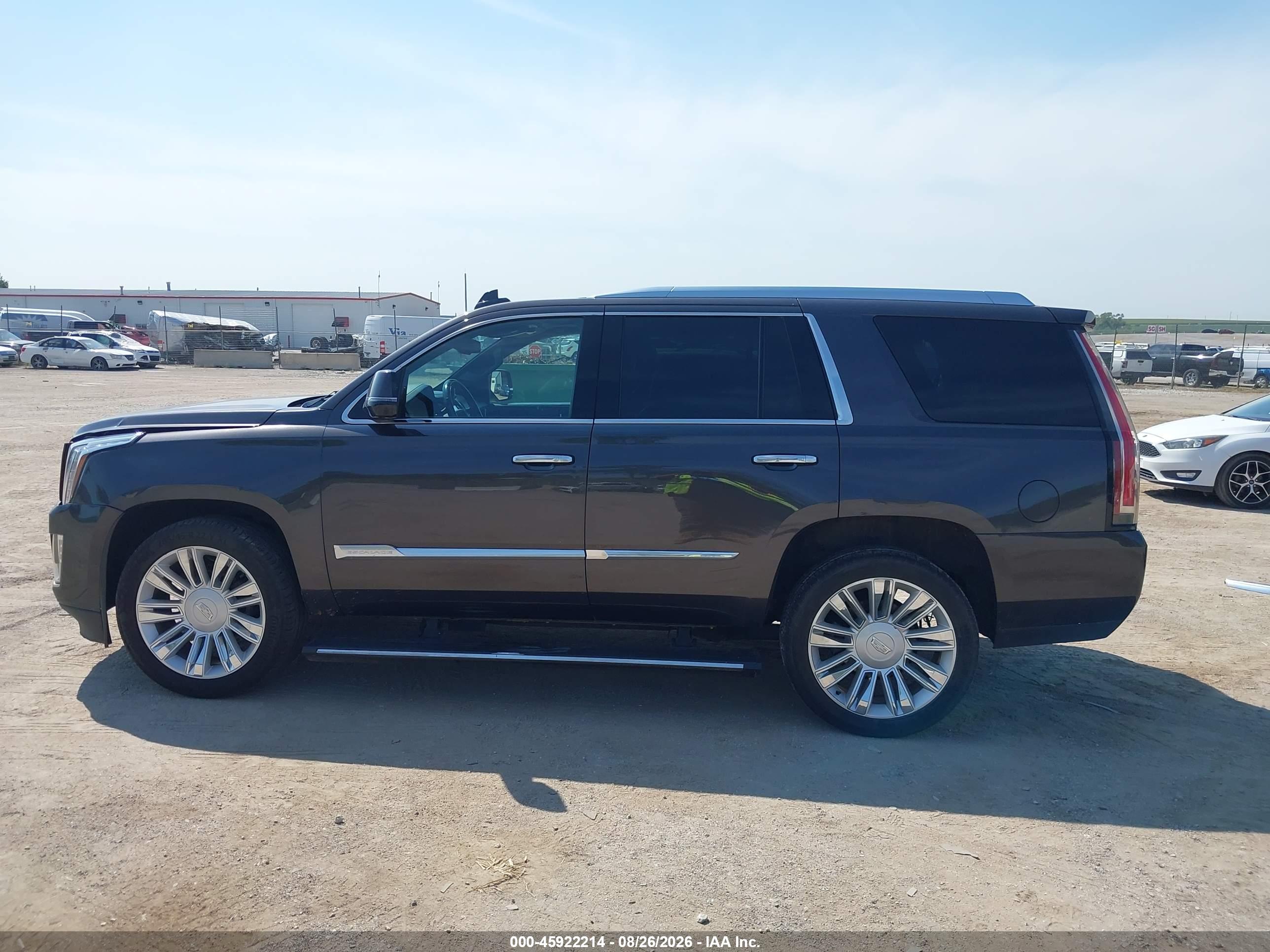 2016 CADILLAC ESCALADE PLATINUM