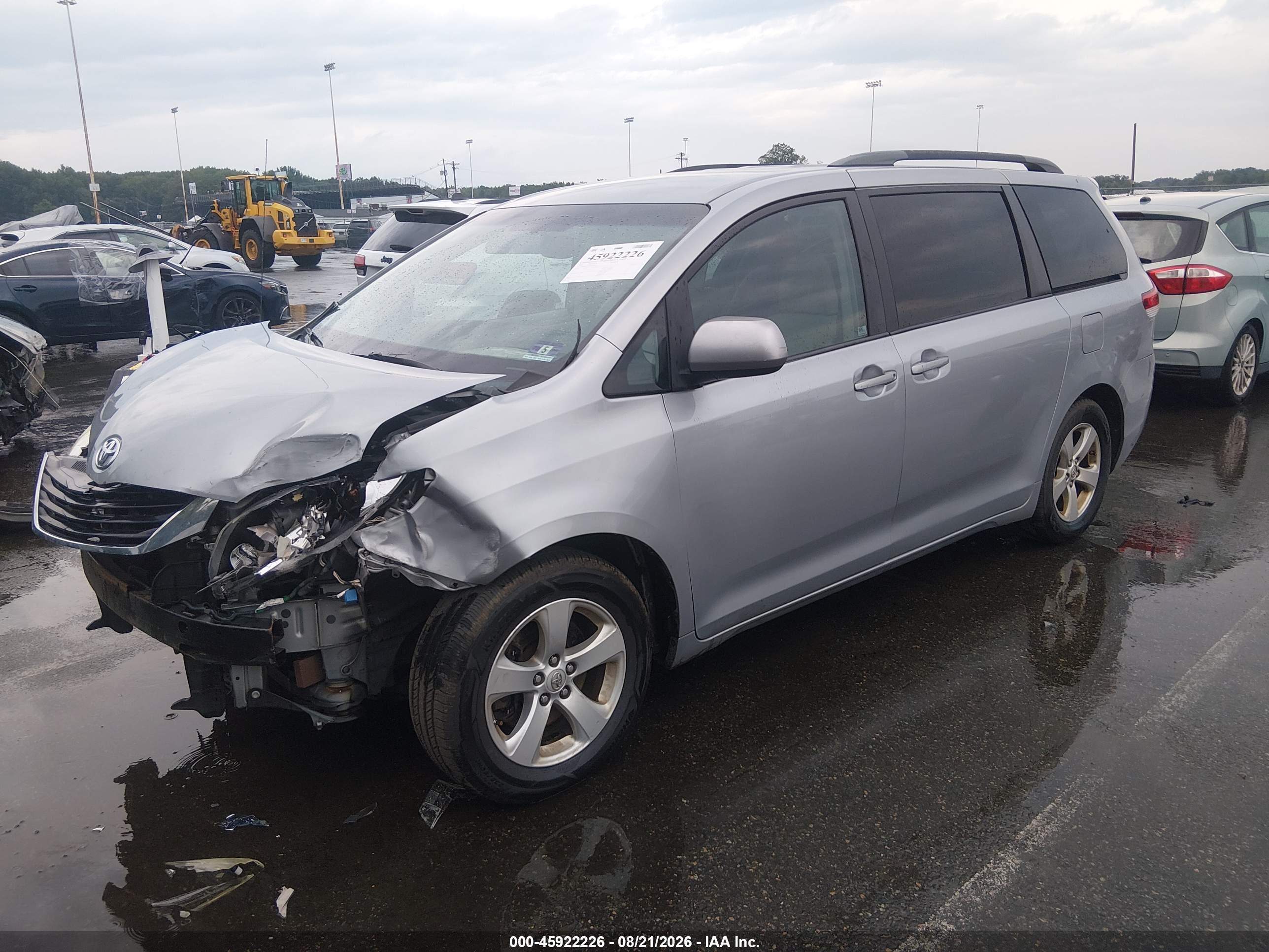 2013 TOYOTA SIENNA LE V6 8 PASSENGER — I2