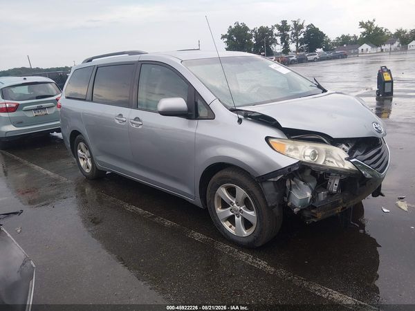 2013 TOYOTA SIENNA LE V6 8 PASSENGER — I1