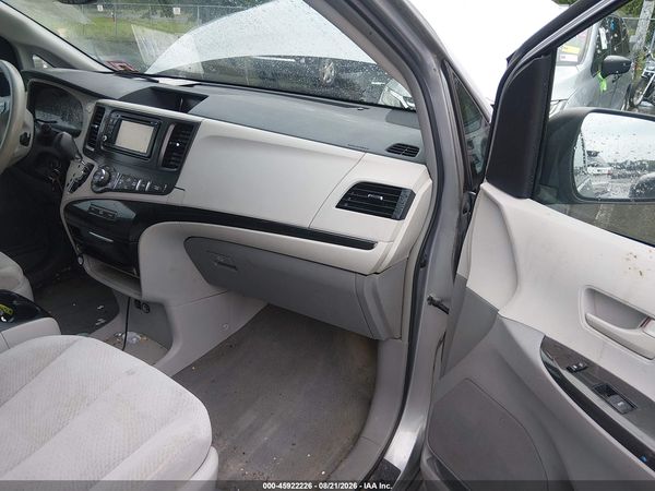 2013 TOYOTA SIENNA LE V6 8 PASSENGER — I5