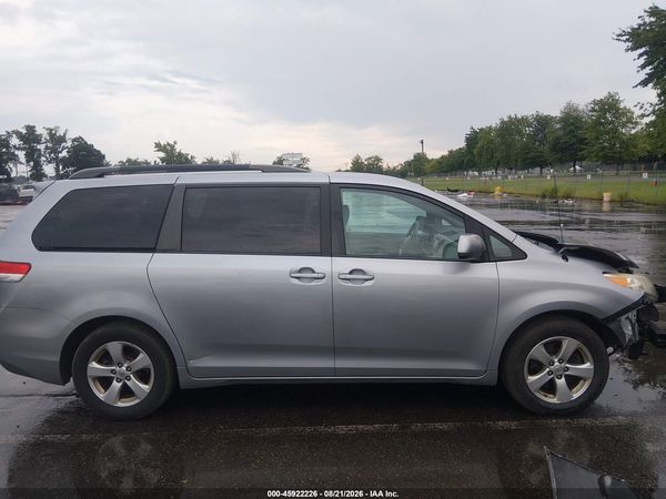 2013 TOYOTA SIENNA LE V6 8 PASSENGER — I116