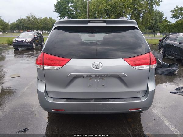 2013 TOYOTA SIENNA LE V6 8 PASSENGER — I119