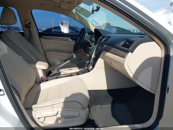 2017 VOLKSWAGEN PASSAT 1.8T SE — I5