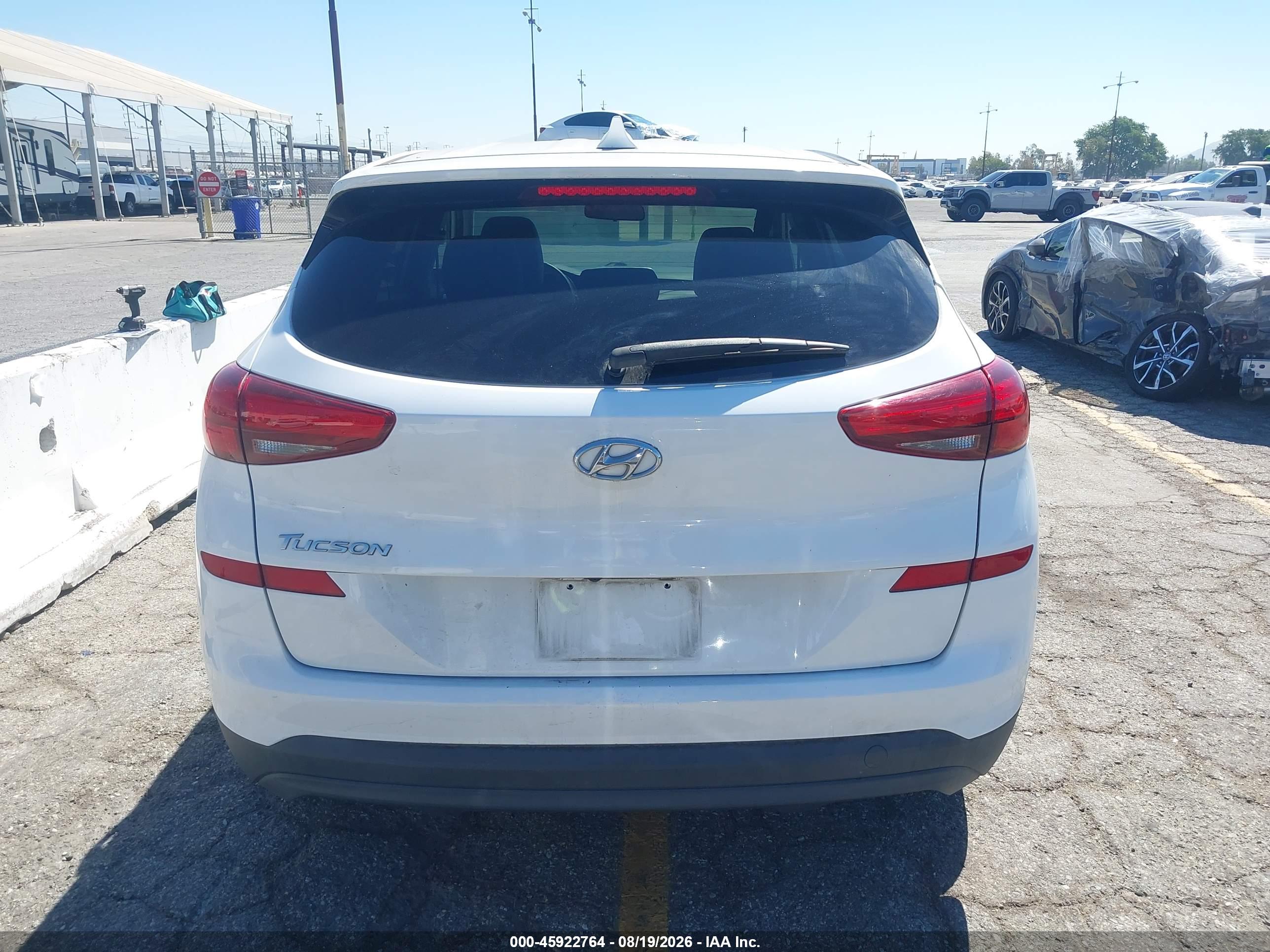 2020 HYUNDAI TUCSON SE