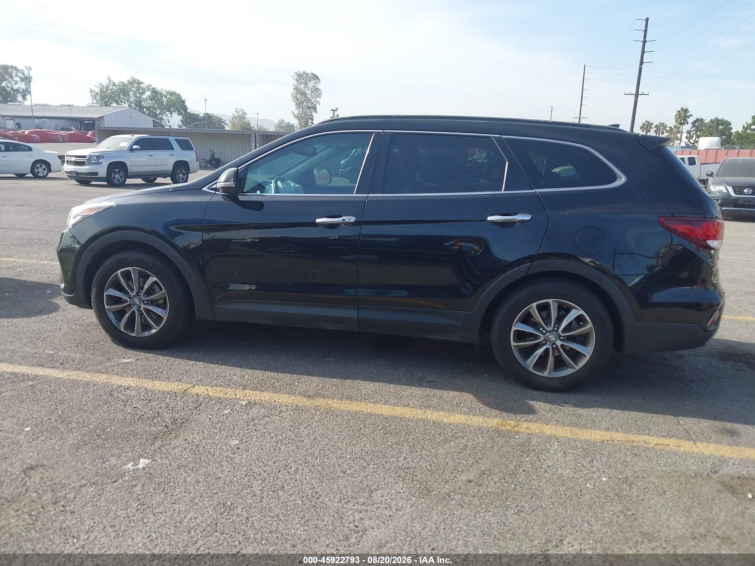 2017 HYUNDAI SANTA FE SE