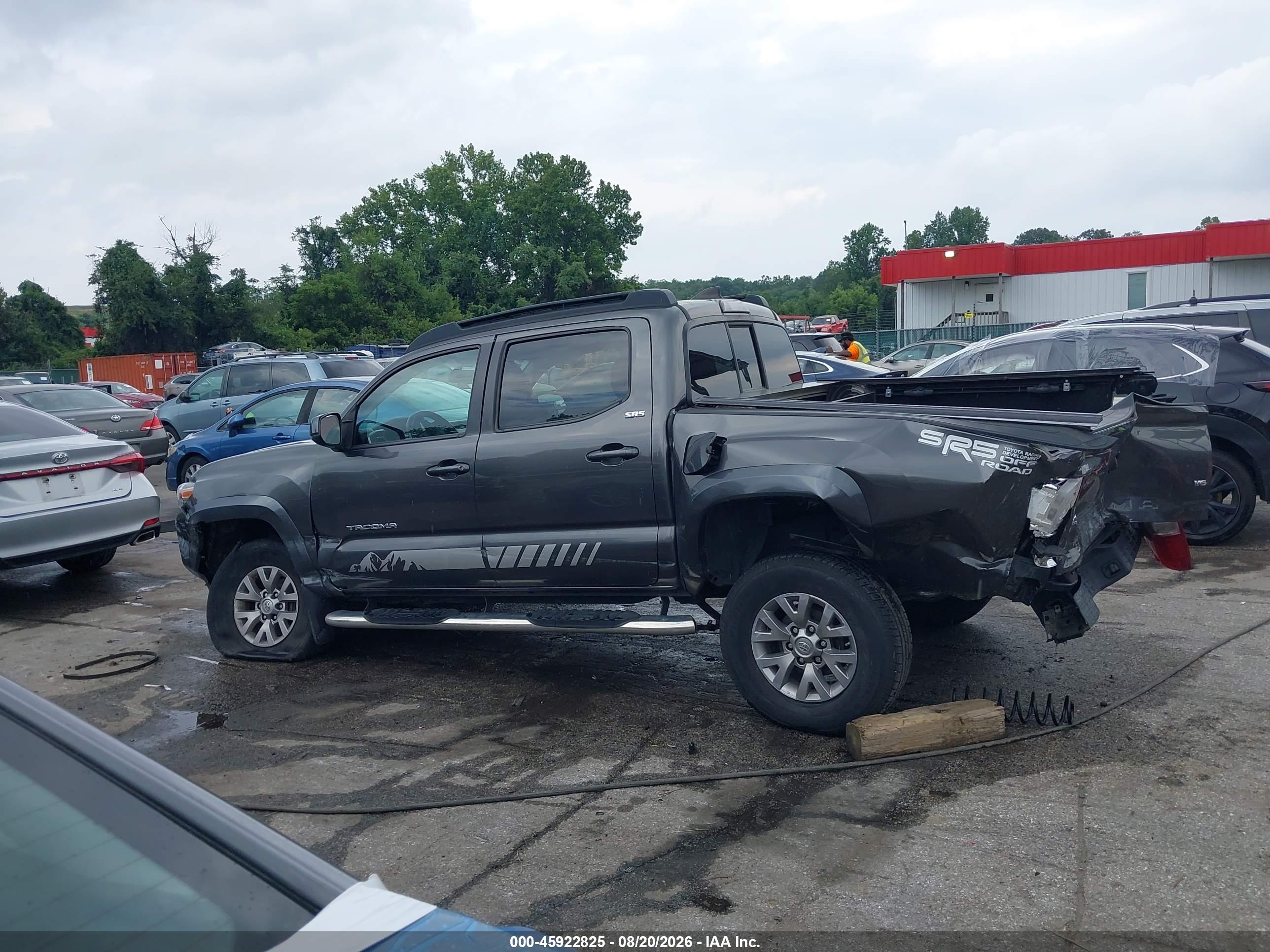 2017 TOYOTA TACOMA SR5 V6