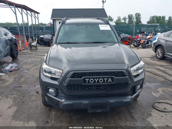 2017 TOYOTA TACOMA SR5 V6
