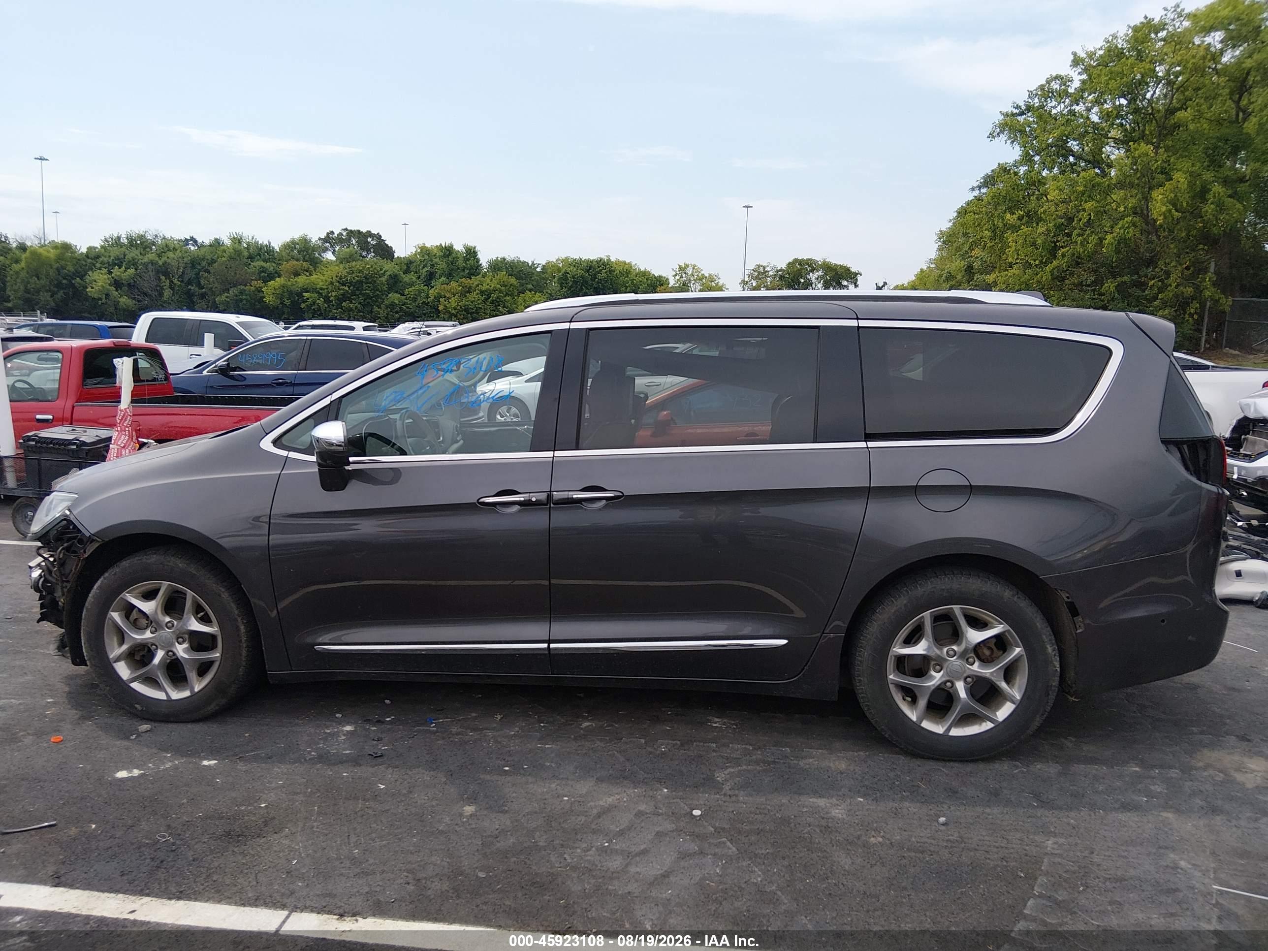 2017 CHRYSLER PACIFICA LIMITED